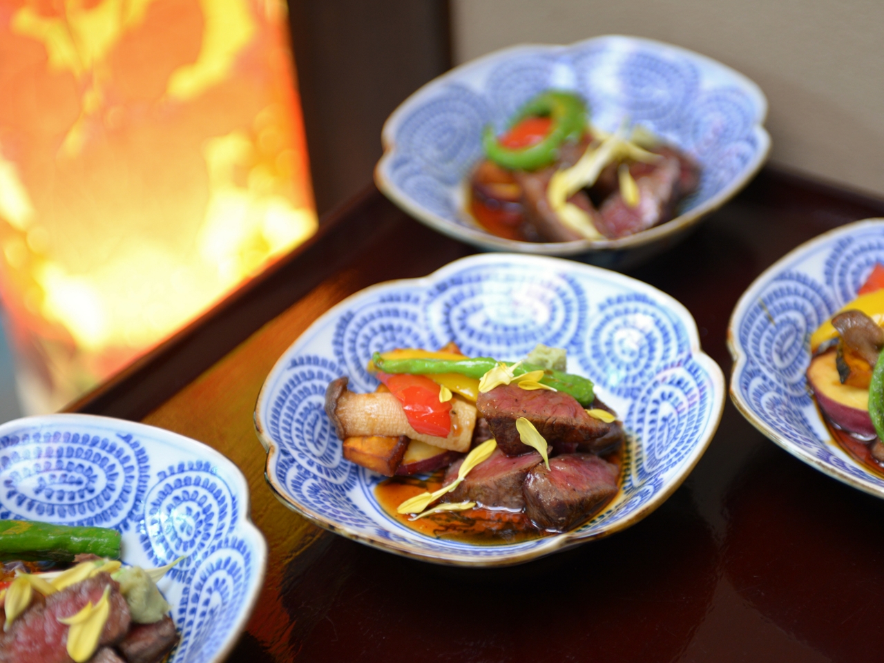 ヒカリヤヒガシ